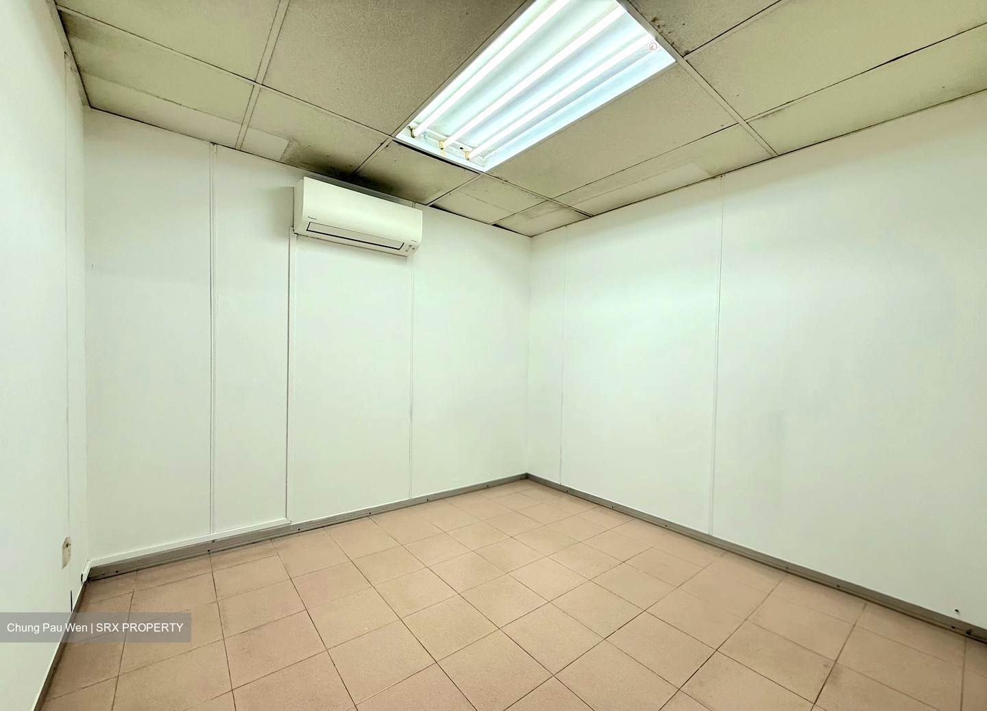 Jurong West Street 92 (D22), Shop House #584826591